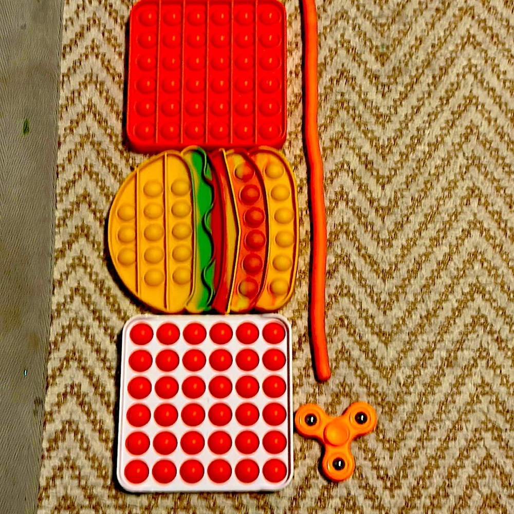 Orange fidget bundle:Excellent condition